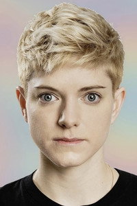 Mae Martin